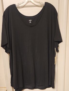 ana Black Scoop Neck Tee